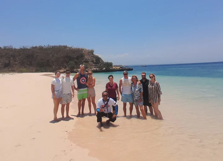 image-Tour Harian Pantai Pink